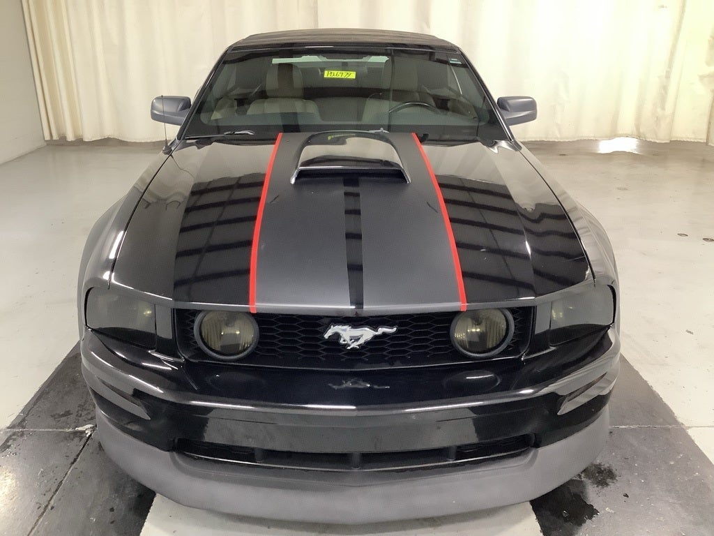 Used 2005 Ford Mustang GT Deluxe with VIN 1ZVHT85H655199389 for sale in Clinton, IN